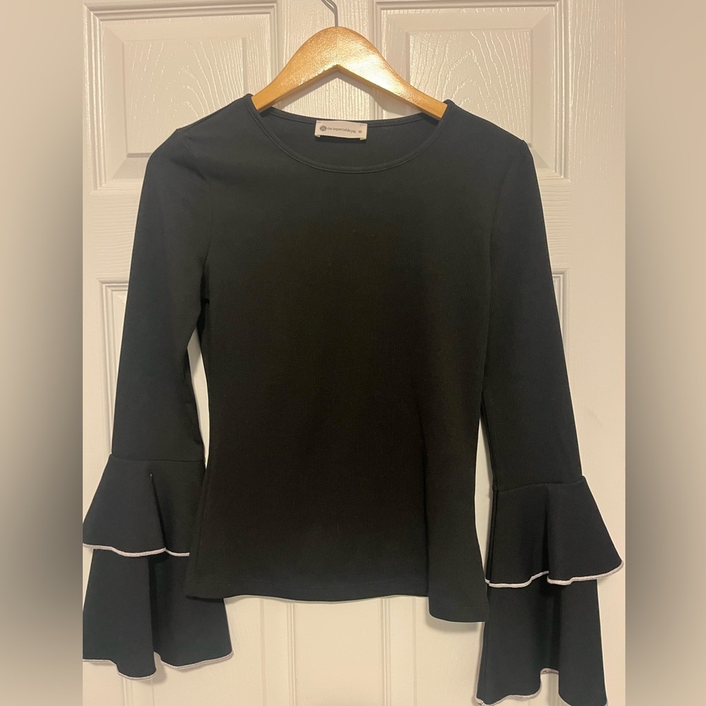 New NWOT The Impeccable Pig Black Flared Ruffle Sleeve Ribbed Knit Sweater M